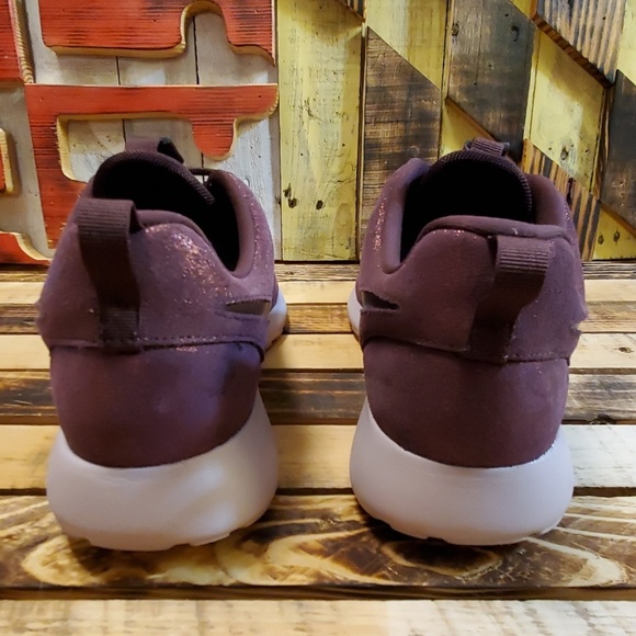 Nike Roshe One Premium Metallic Mahogany Size 9 - Picture 3 of 8